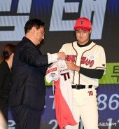 KIA, 1라운드 5순위로 덕수고 김태형 지명