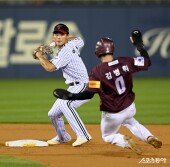 이영빈 ‘1루주자 아웃’