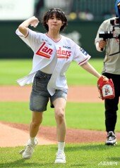 남지현, SSG 승리 기원 시구~