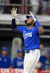 디아즈 ‘다시 앞서가는 스리런 홈런’