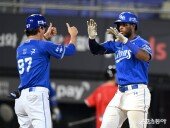 디아즈 ‘짜릿한 스리런 홈런’