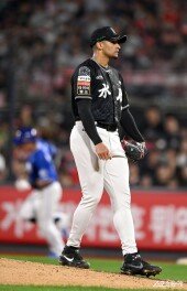 역전 홈런 허용하는 쿠에바스