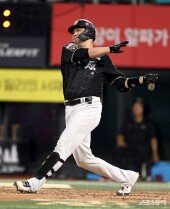 장성우 ‘이번엔 안타로 동점’