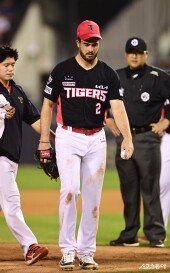 다리 통증으로 강판되는 스타우트