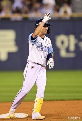 이유찬, 2루타로 역전 1타점