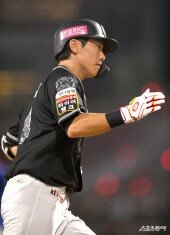 오윤석 ‘달아나는 6호 투런 홈런’