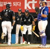 배정대 ‘멋진 홈런이었어’