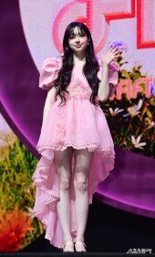 피프티 피프티 문샤넬, 명품 손인사