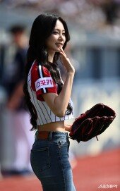 쯔위 ‘시구해요’