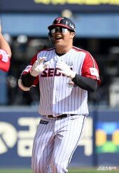 문보경 ‘1회부터 홈런 폭발’