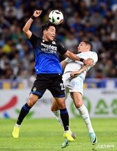 정동윤, 공중볼은 내 꺼야~