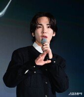 샤이니 키, 진지하게