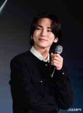 샤이니 키, 새 앨범 들으며 자동 미소