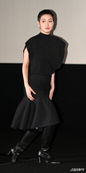 김고은, 시크하게