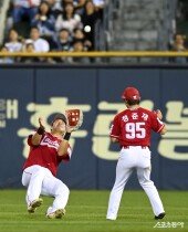 한유섬 ‘내가 잡을께’