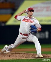 정동윤, 시즌 첫 등판