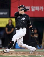 장성우, 18호 쐐기 투런 홈런 폭발