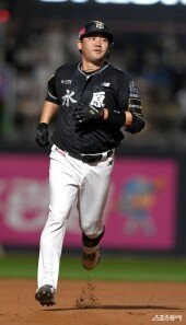 장성우 ‘추격 의지 꺾는 투런 홈런’