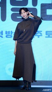 금새록 ‘귀여운 볼하트’