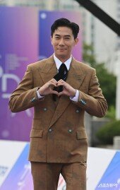 데즈먼드 탄, 한국 팬들 향한 하트