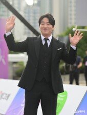 안재홍, ‘마스크걸’로 왔어요