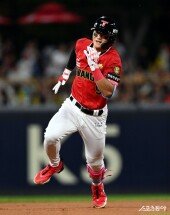 김도영, 첫 타석은 3루타~