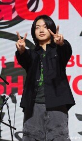 드래곤포니 고강훈, 귀여운 브이