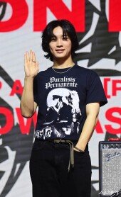 드래곤포니 편성현, 긴장한 손인사