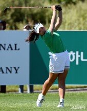 이효송, 13번홀에서 티샷~