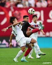 린가드, 노경호를 살짝 피해서