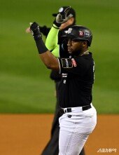 로하스 ‘좋은 타격감~’