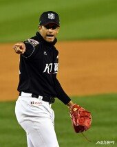 쿠에바스 ‘삼진 맞아요~’