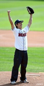 강기영 ‘두산 승리 화이팅’