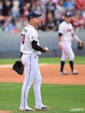 이영하, 만루 위기가 아쉬워