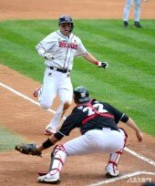 양석환 ‘공이 벌써 왔어’