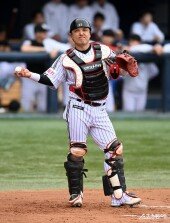 박동원, 실점의 빌미를 제공하는 실책