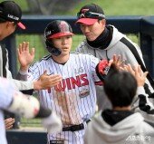 박해민 ‘첫 득점 성공’