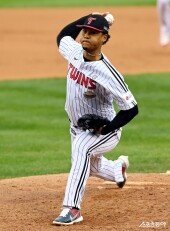 에르난데스 ‘강속구를 받아라~’