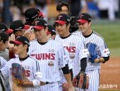 유영찬, 부친상 슬픔 극복하고 팀 복귀