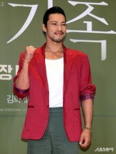 김민, 강렬한 인상~