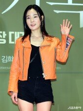 이가경, 톡톡 튀는 패션~