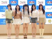 피프티피프티, 긴장감 풀고