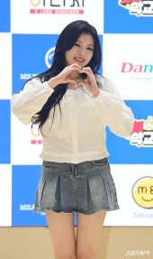 피프티피프티 아네타, 여신급 미소