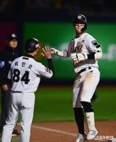 배정대, 추격의 투런포