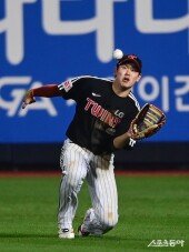 홍창기, 끝까지 지켜보고