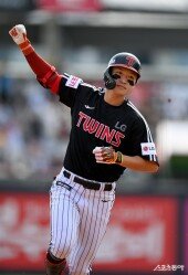 박해민 ‘홈런 주먹’