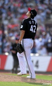 홈런 허용하는 김진성