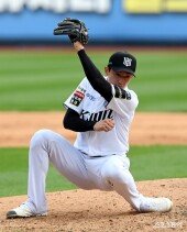 고영표 ‘믿을 수 없는 호수비’