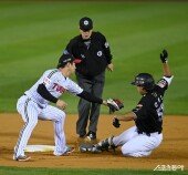 오지환 ‘아웃이야’