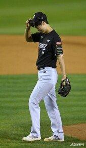 엄상백, 2이닝 4피안타 3실점